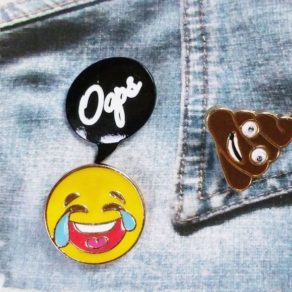 Kool Konnections Enamel Pins Emojis 5 PC Set NEW - Picture 3 of 8